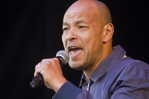 roland gift 115 sm.jpg